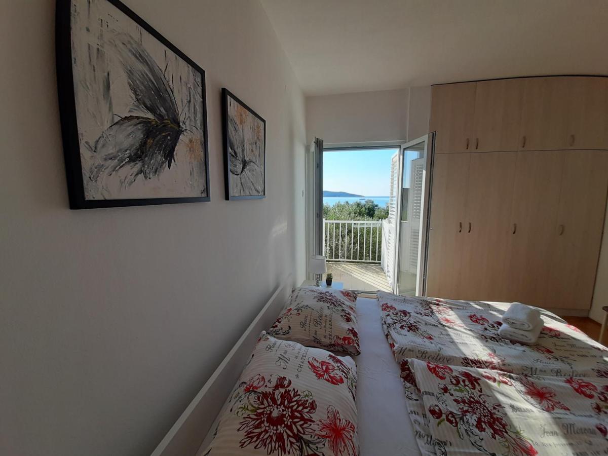 Family House Rebeka Apartment อูกล์ยัน ภายนอก รูปภาพ