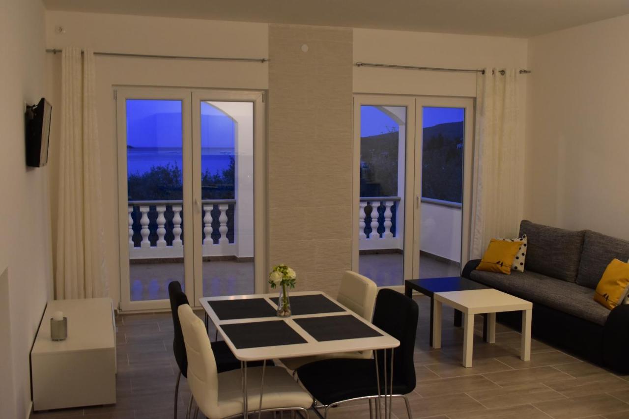 Family House Rebeka Apartment อูกล์ยัน ภายนอก รูปภาพ