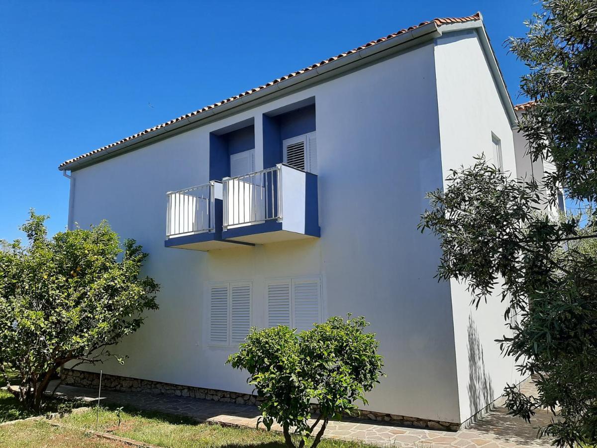Family House Rebeka Apartment อูกล์ยัน ภายนอก รูปภาพ