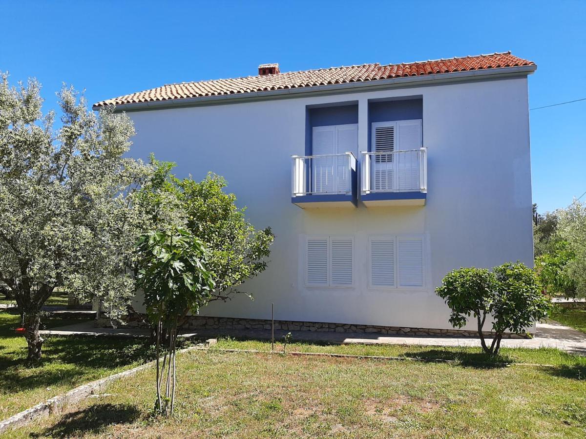 Family House Rebeka Apartment อูกล์ยัน ภายนอก รูปภาพ